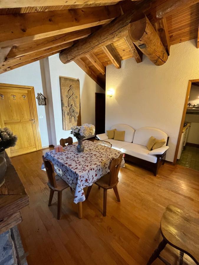 Chalet Blanc "La Mansarda" Courmayeur Zewnętrze zdjęcie