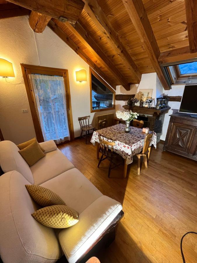 Chalet Blanc "La Mansarda" Courmayeur Zewnętrze zdjęcie