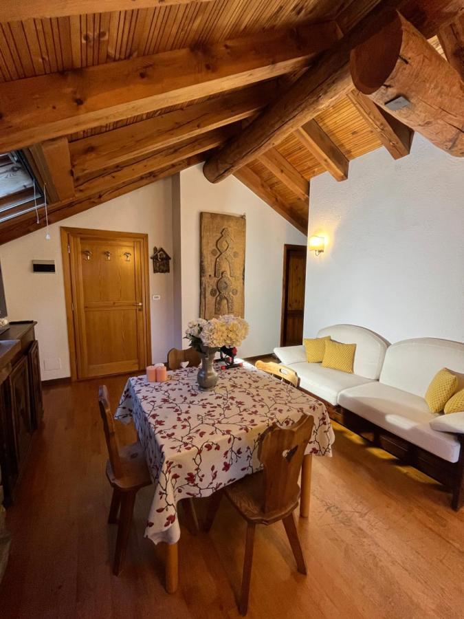 Chalet Blanc "La Mansarda" Courmayeur Zewnętrze zdjęcie