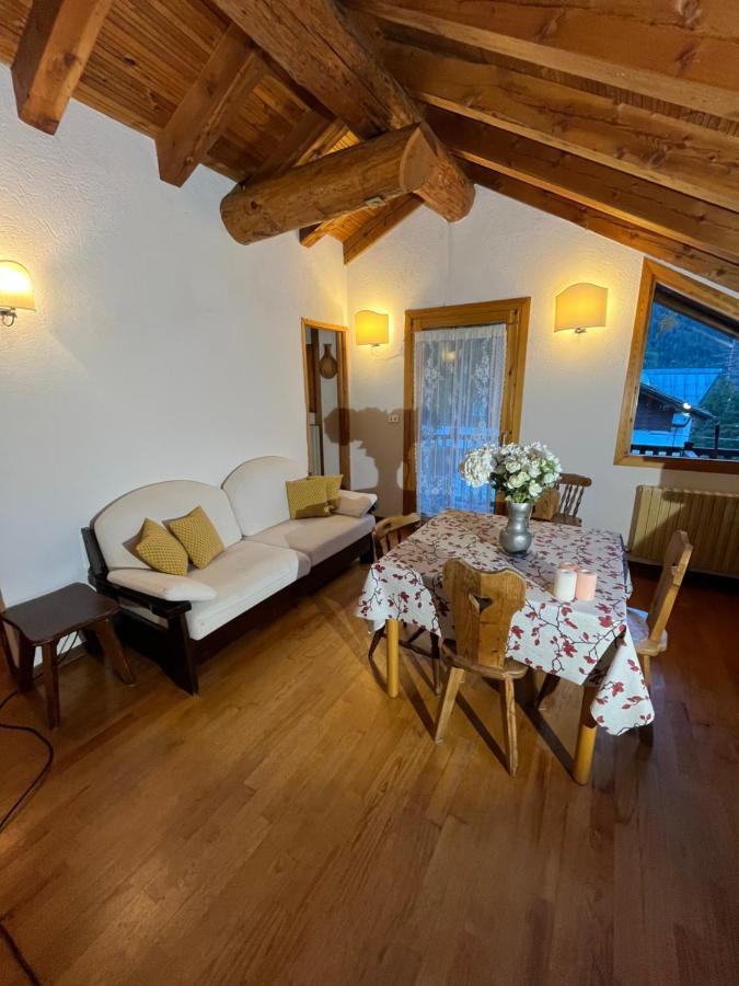 Chalet Blanc "La Mansarda" Courmayeur Zewnętrze zdjęcie