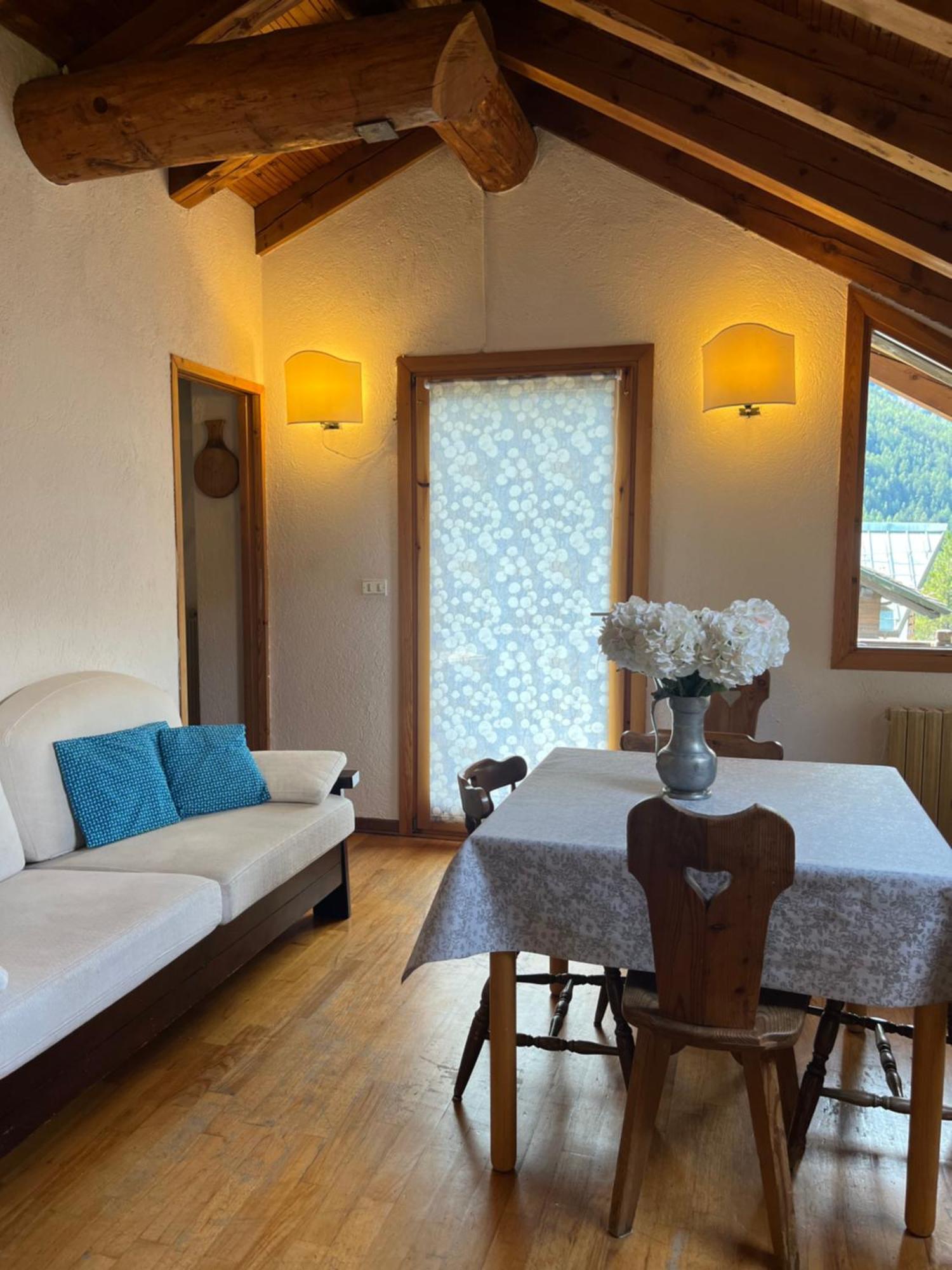 Chalet Blanc "La Mansarda" Courmayeur Zewnętrze zdjęcie